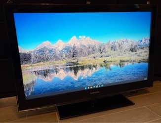 Samsung 40” LCD TV
