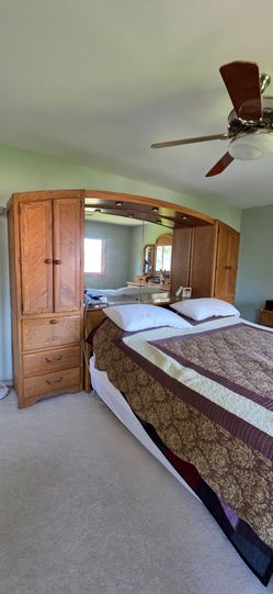 Oak Wood King Bedroom Set with Headboard Wall Unit