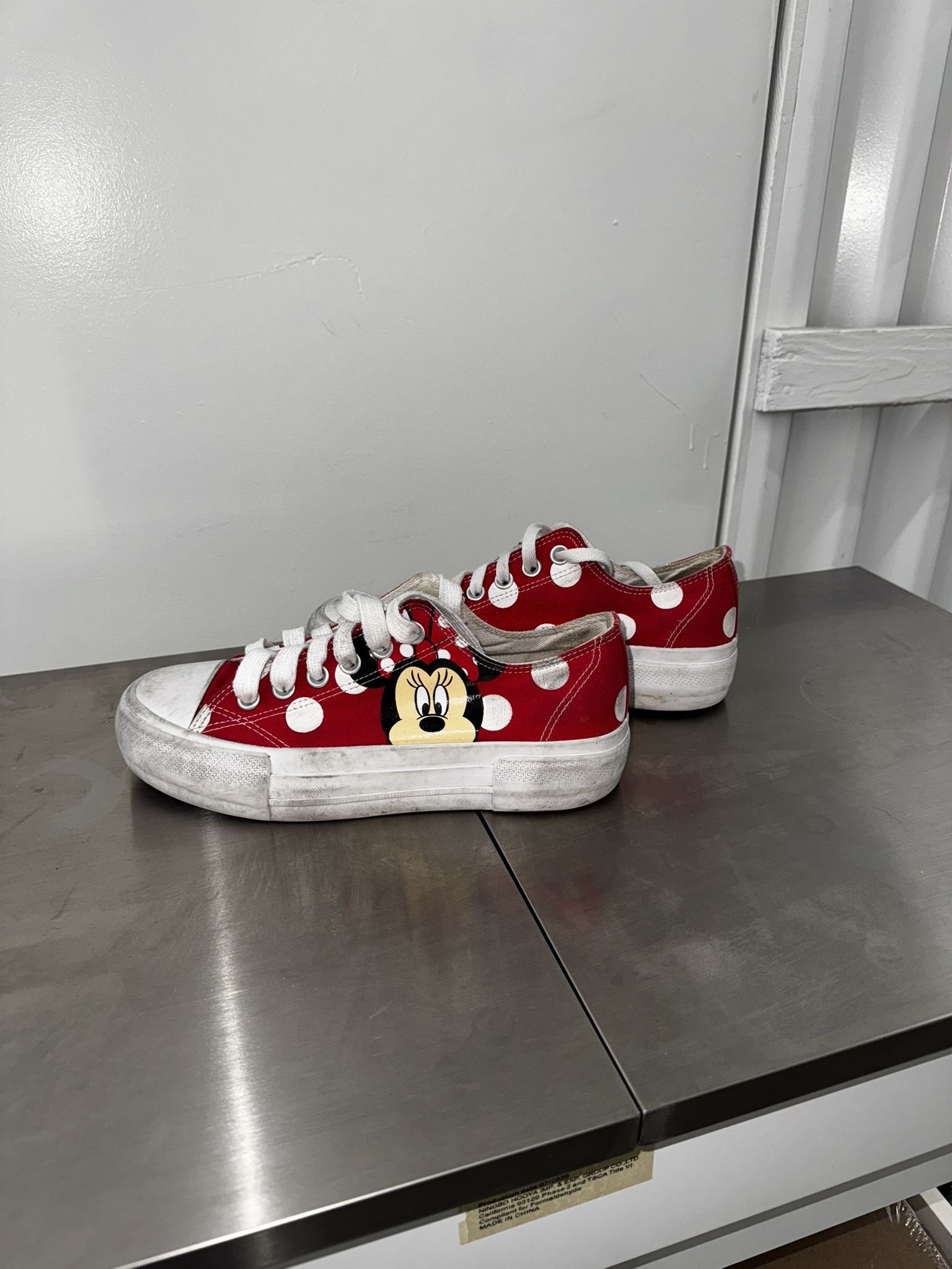 Minnie Shoes (size 7)