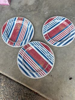 Plastic plates