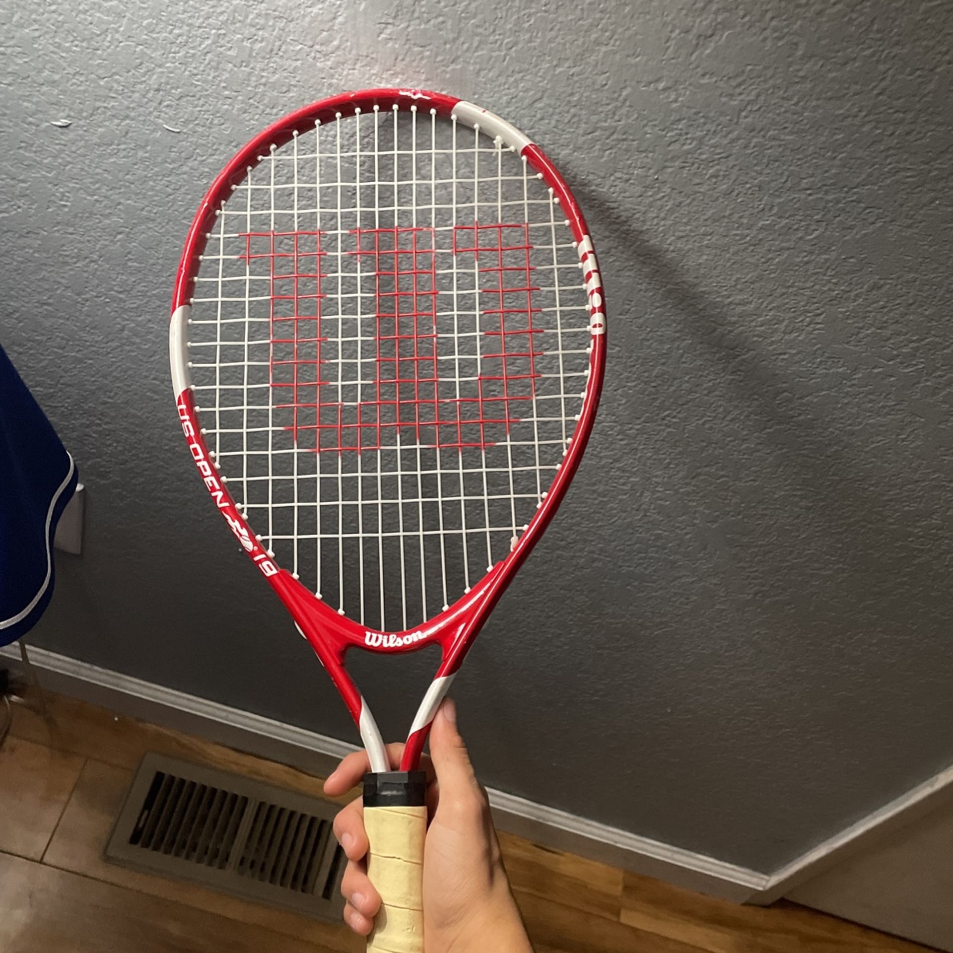 Tennis Racket WILSON RED OFFER PRICE