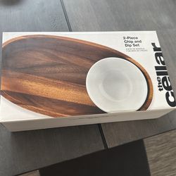 NEW in Box…The Cellar Chip & Dip Set
