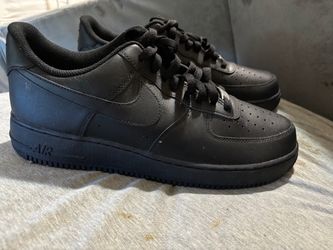 Men’s black Nike Air Force 1 Sneakers