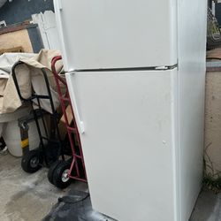 refrigerator freezer 
