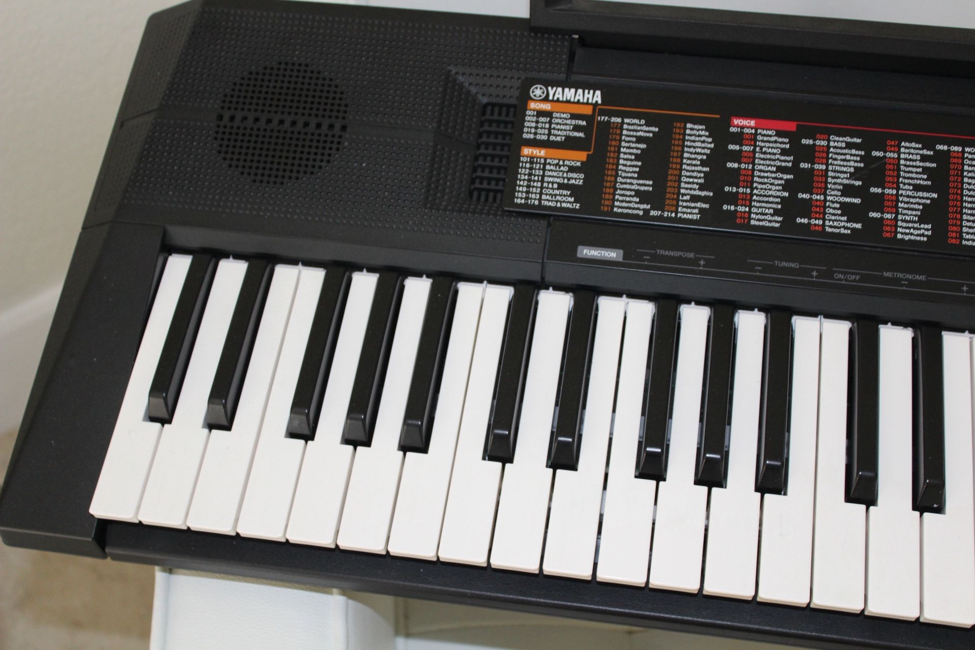 🎹 61-Key Digital Keyboard – Great for Beginners or Practice! 🎹