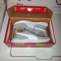 Girls Puma Shoes (New With Original Box)