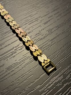 Gold Laminated Link Bracelet with Design