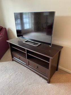 TV stand, looks like new