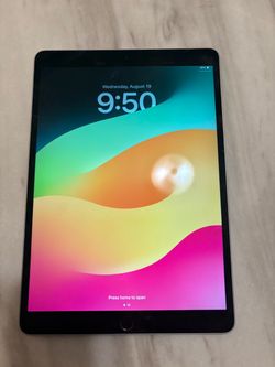 Apple iPad Space Gray Tablet