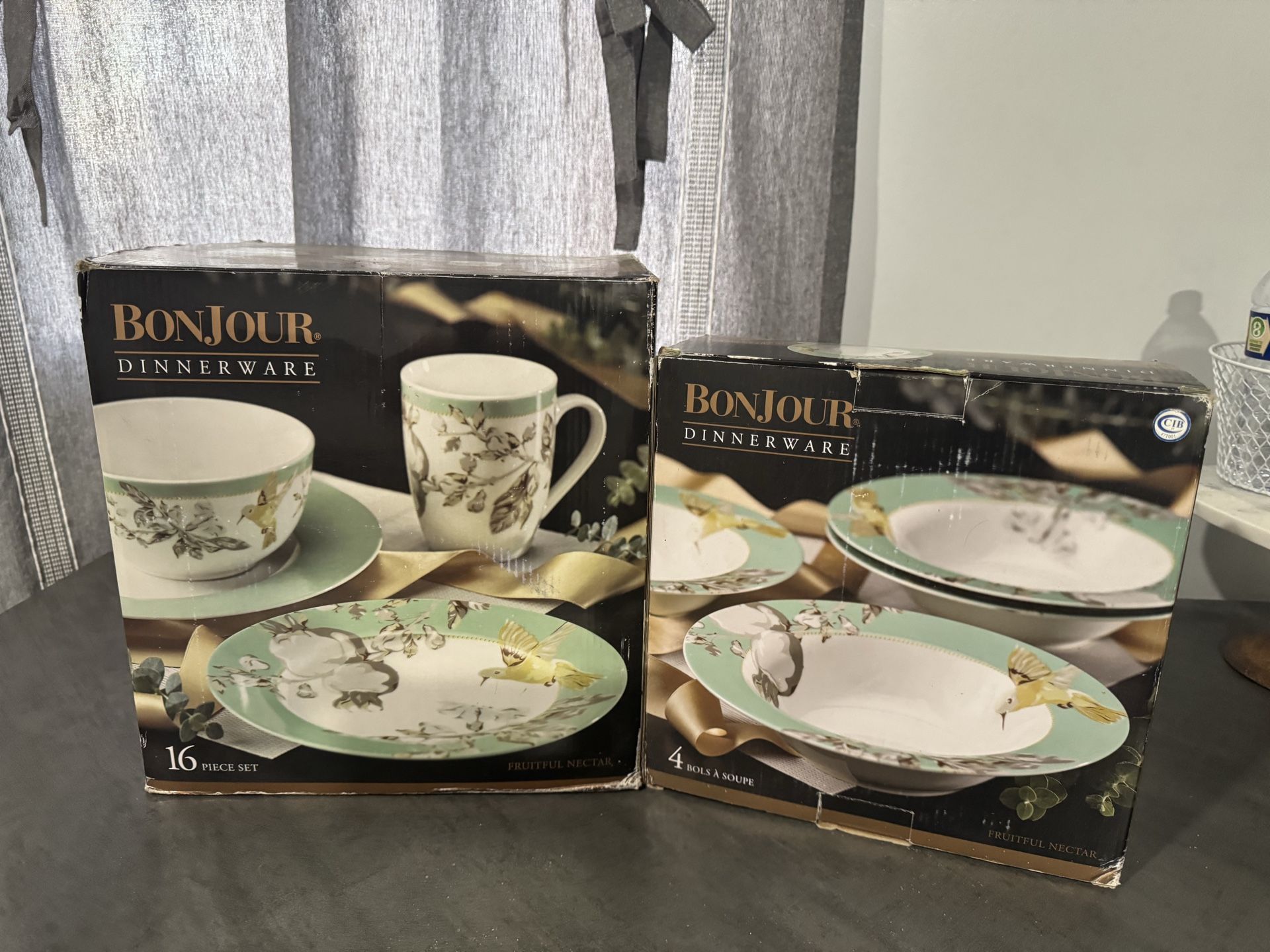 Bonjour Dinnerware set