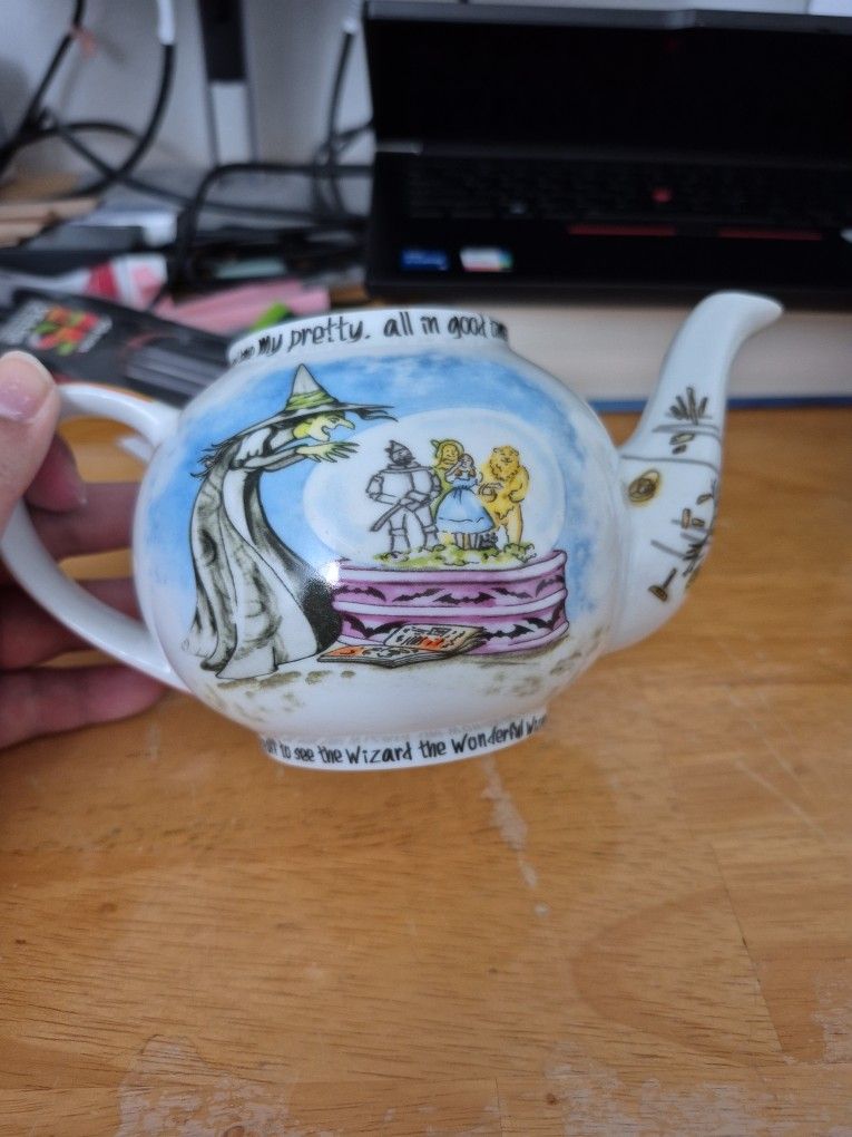 Wizard Of Oz Teapot 32 Oz - 2011 - $70