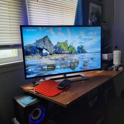  $70 OBO - Like New  32" SMART TV Vizio, With Rear Led Lights