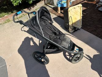 Thule jogging stroller