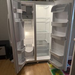 Refrigerator 