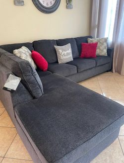 Gorgeous Ashley’s furniture sectional couch !!