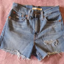 Levi Shorts S24