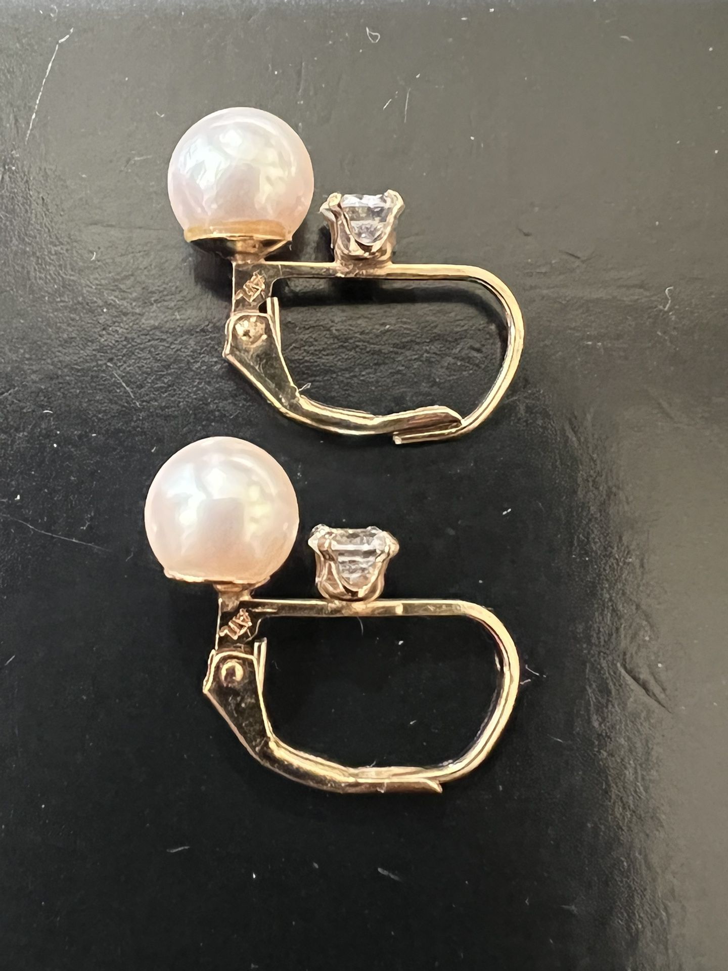 BEAUTIFUL 14K GOLD EARRINGS WITH FRESH PEARLS FOR SALE 