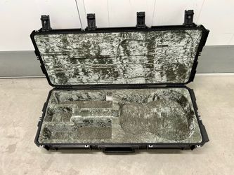 SKB Acoustic Guitar flight case