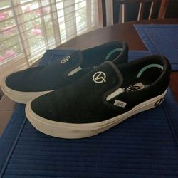 Vans ComfyCush Slip on shoes (mens 6 womens 7.5)