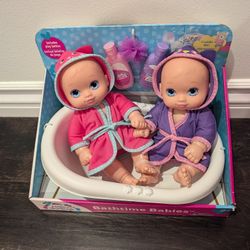 Kids bath set with 2 dolls