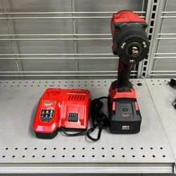 Milwaukee 2967-20 M18 Fuel 1/2” Impact Wrench + XC8.0 Battery + M12& M18 Charger 