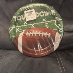 New Sealed Football Elise 20 Count Dinner Plates 8.75”
