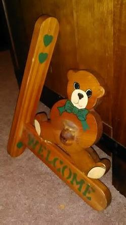 Wooden teddy bear welcome sign. Great shape.