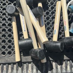 16 Ounce Rubber Mallet