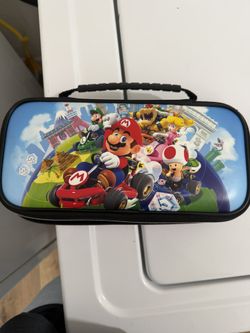 Nintendo Switch With Súper Mario Case