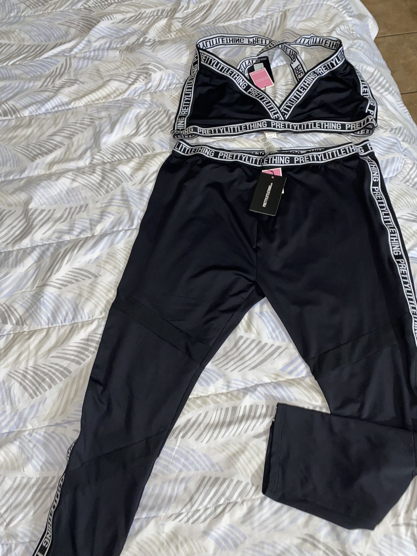 PRETTY LITTLE THING SET