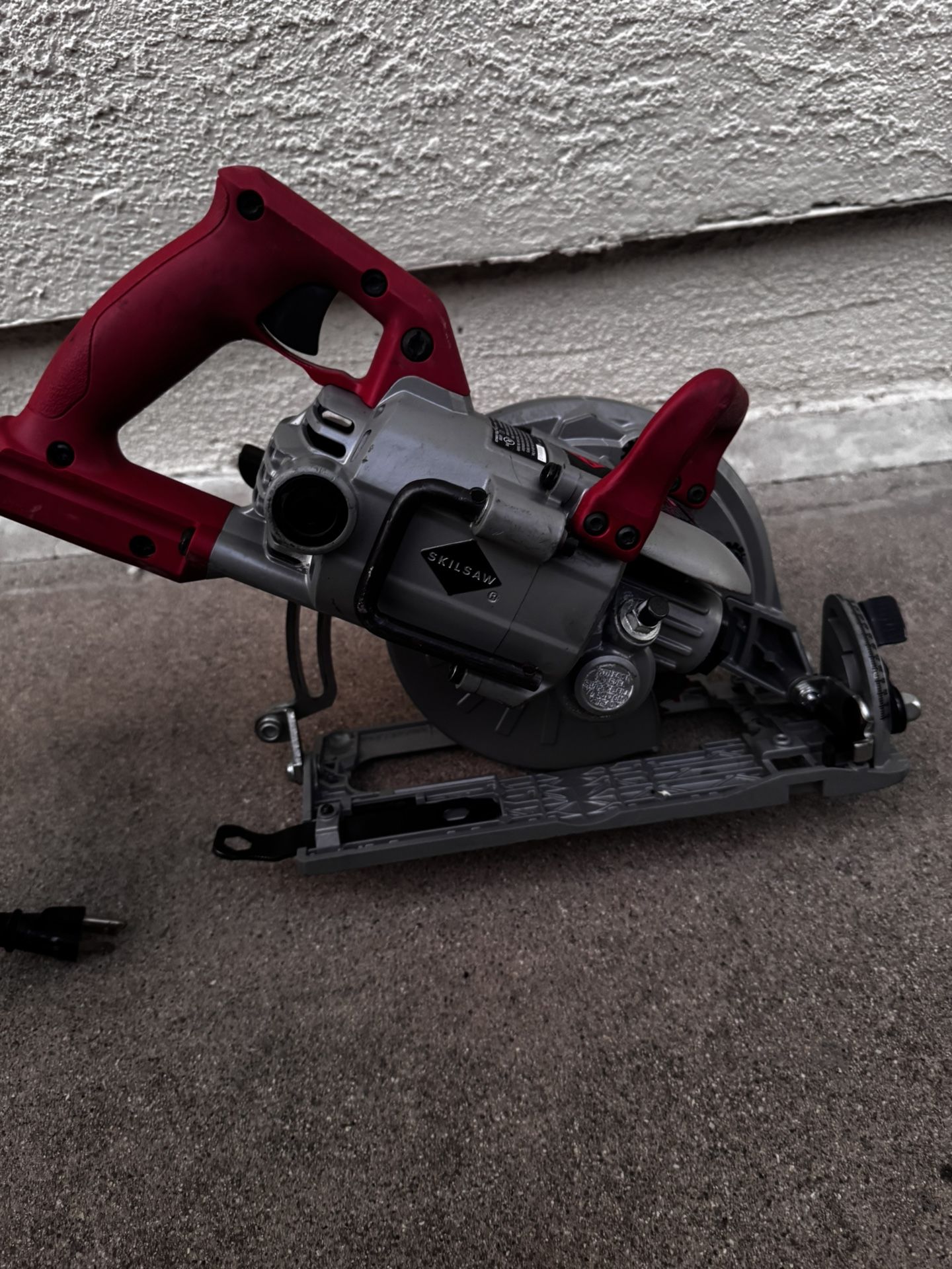 MAG 77 SKILSAW 7 1/4 BLADE WORKS GOOD