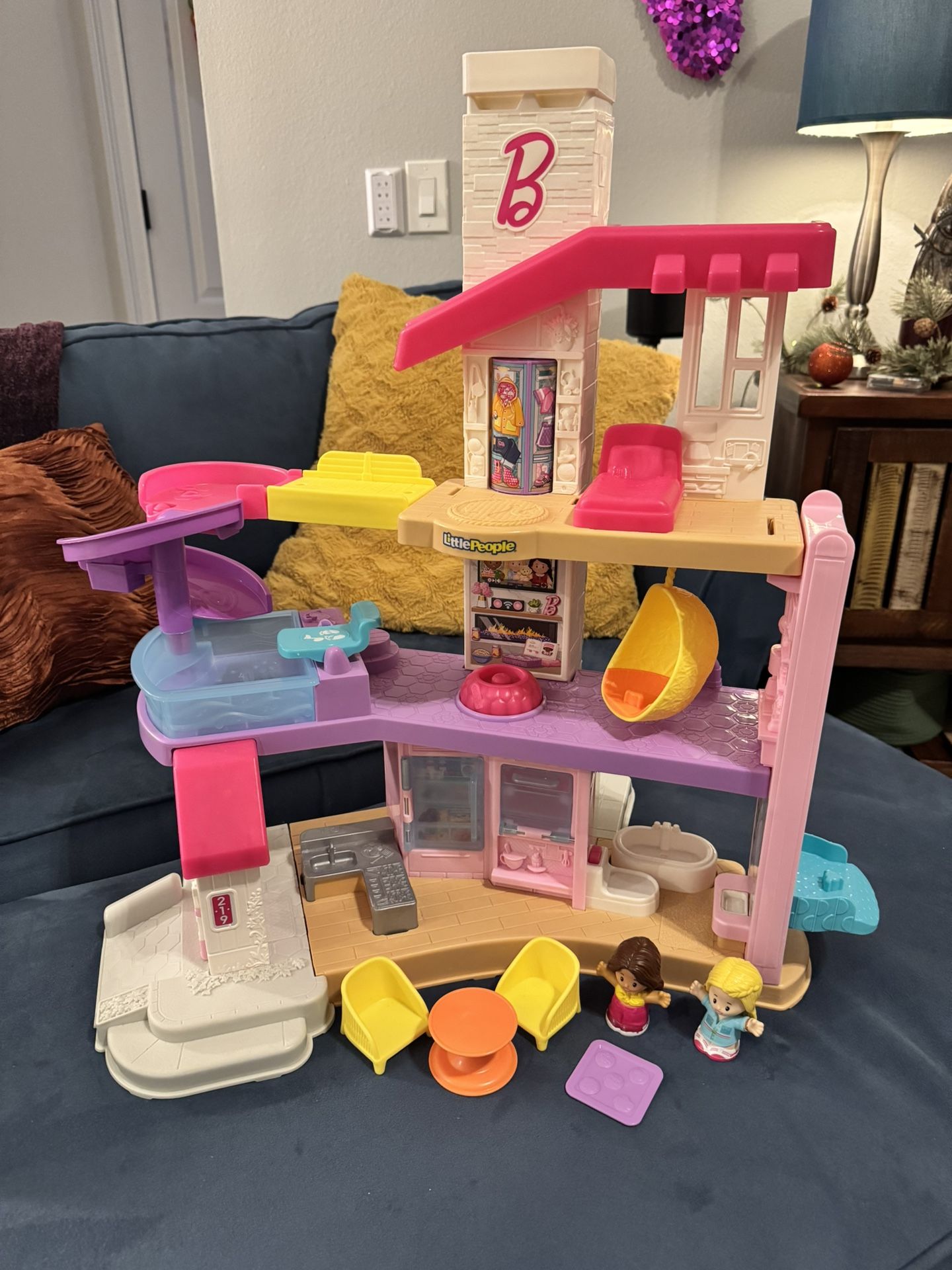 Fisher-Price Little People Barbie Dream House