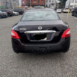 Nissan Maxima 