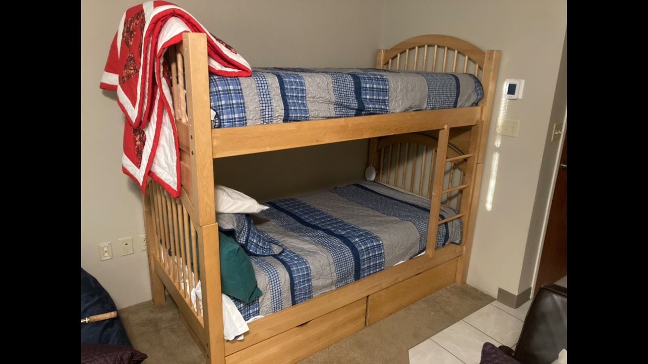 Wooden Bunk Bed 