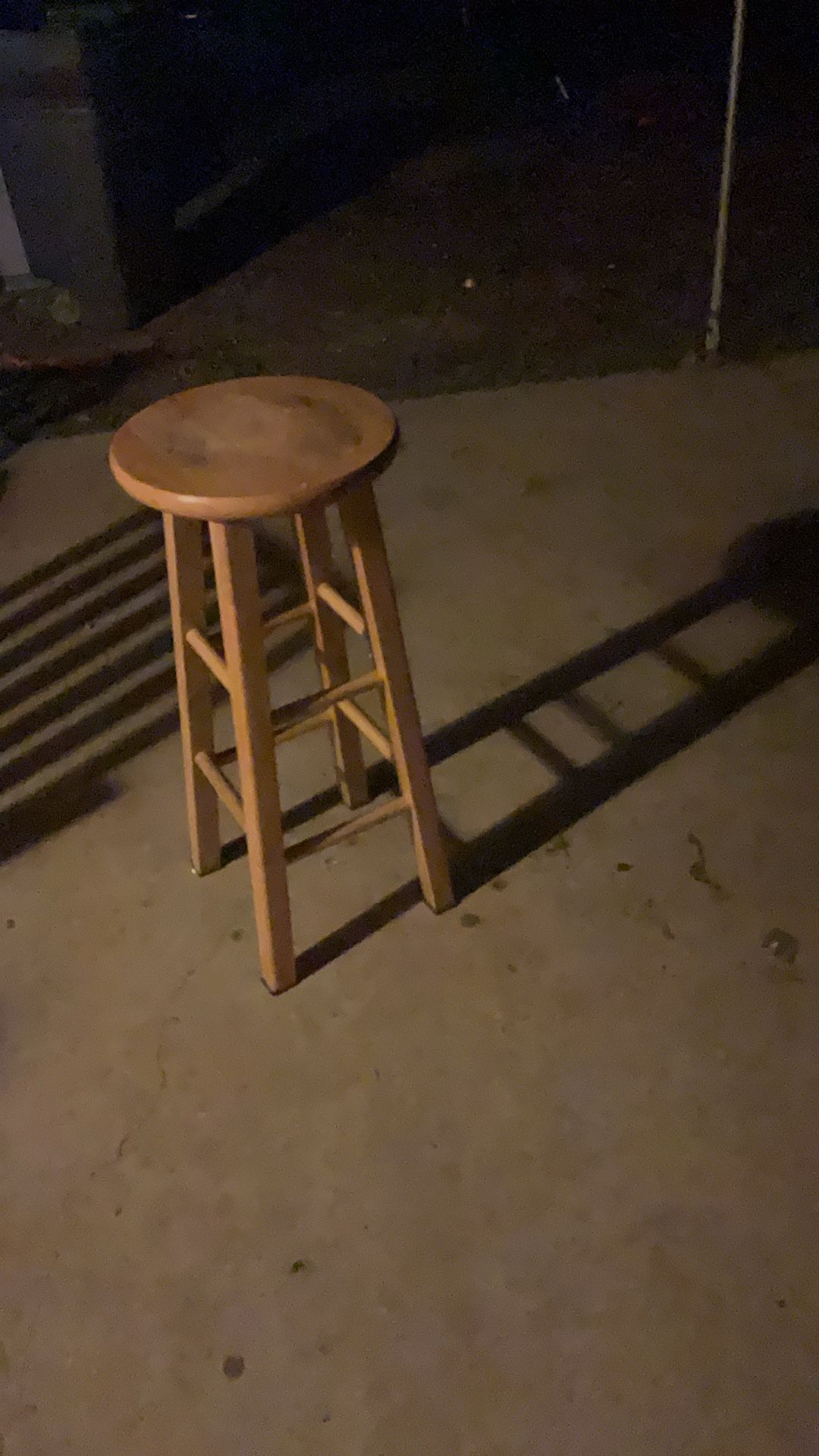 1 Wooden Stool