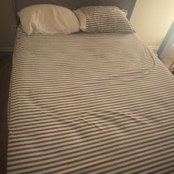 Queen Size Mattress – Like New