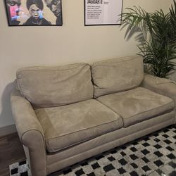 PICK UP TODAY CREAM COUCH