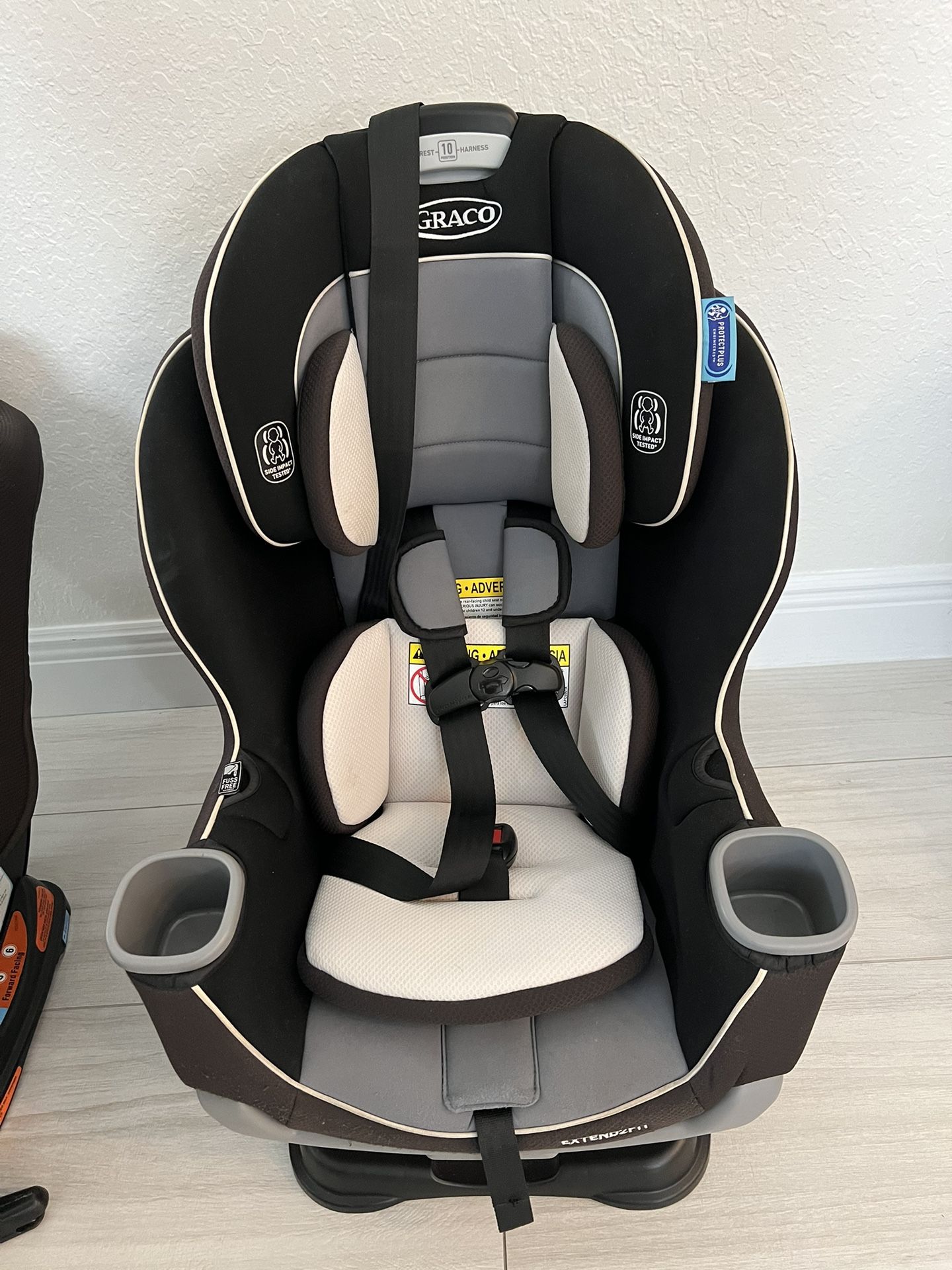 Graco Extend2Fit Convertible Car Seat, Rear-Facing and Forward-Facing, Extended Rear-Facing Seat Option, Redmond, Ideal for NB, Infants, and Toddlers