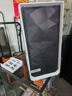 White Fractal Design case for sale in great