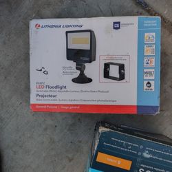 LITHONIA LIGHTING  L E D FLOOD LIGHTS 