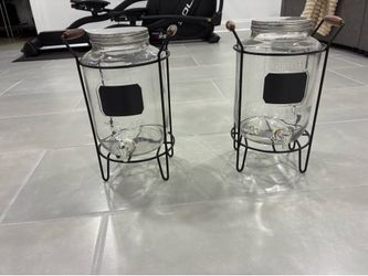 Mason jar beverage dispenser