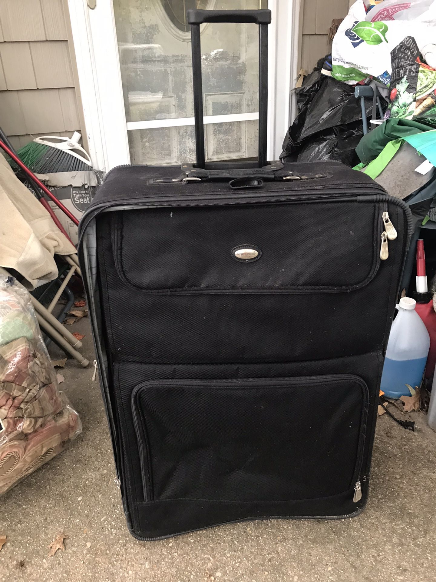 Very Nice 28 Inch Four Wheel Spinner Heavy Duty Luggage Only $40