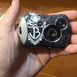 Disney Pix Micro Digital Camera - Black No Accessories Camera only
Good cond Untested