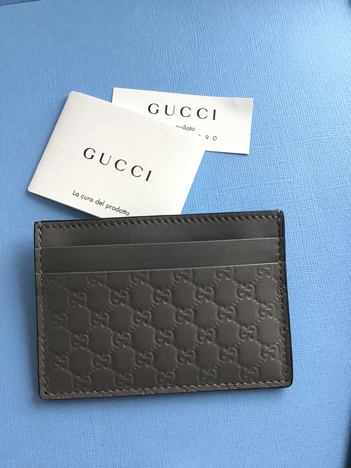 New Authentic Gucci Card Case Unisex Gray Leather MicroGuccissima Style- Comes With box, Pouch, Card