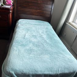 Solid Wood Twin Bed w/ Storage Drawers