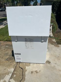 Moving sale