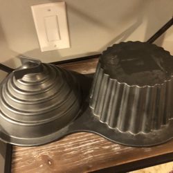 Wilton 3D Giant Cupcake Pan