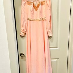 Elegant Vintage Peach Gown – Handcrafted Luxury Design ✨