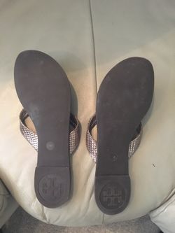 Tory Burch Pewter sandals size 8 for Sale in Beachwood, OH - OfferUp