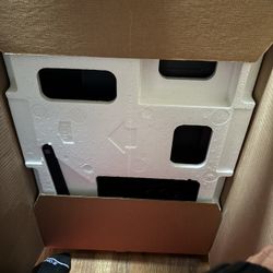 New Samsung Computer Monitor Essential S3 27